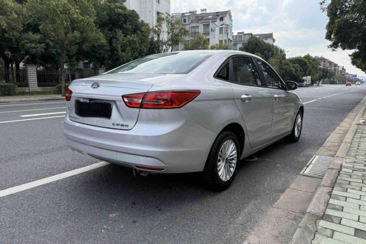 Used Ford Escort 2015 1.5L Automatic Comfort Edition Exterior 5