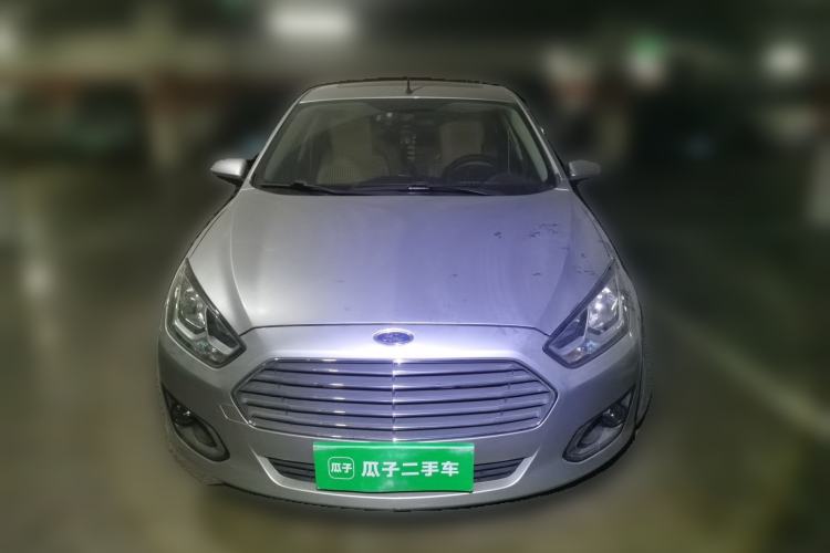 Used Ford Escort 2015 1.5L Manual Fashion Edition Front