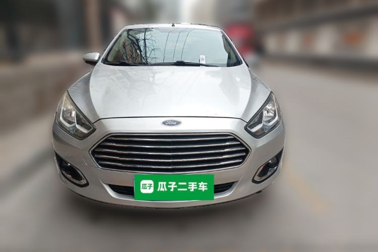 Used Ford Escort 2015 1.5L Manual Fashion Edition Front