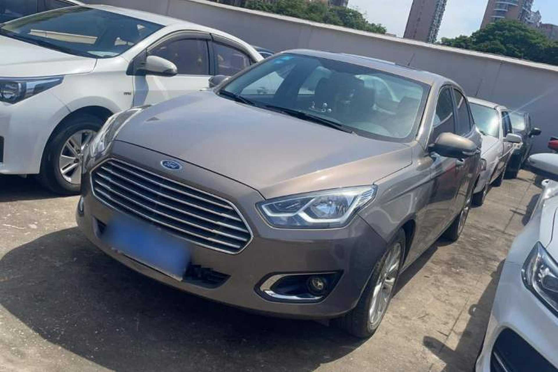 Used Ford Escort 2015 1.5L Automatic Fashion Model Front Left 45 Deg