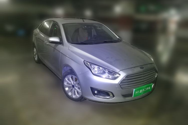 Used Ford Escort 2015 1.5L Manual Fashion Edition Front Right 45 Deg