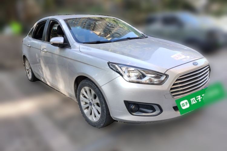 Used Ford Escort 2015 1.5L Automatic Fashion Model Front Right 45 Deg