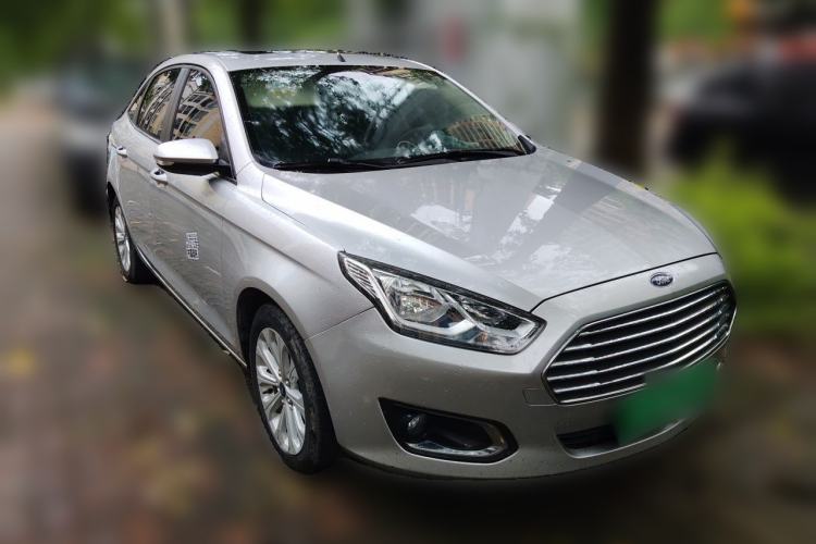 Used Ford Escort 2015 1.5L Automatic Fashion Model Front Right 45 Deg
