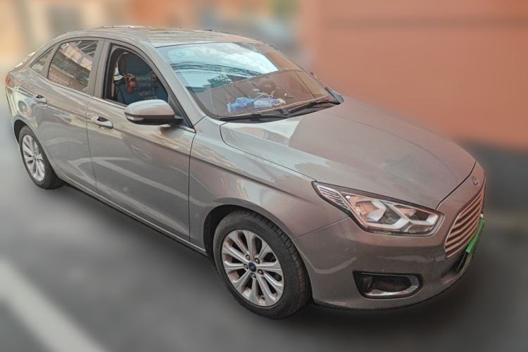 Used Ford Escort 2015 1.5L Automatic Fashion Model Front Right 45 Deg
