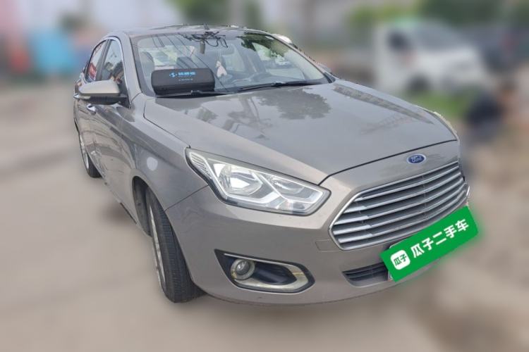 Used Ford Escort 2015 1.5L Automatic Comfort Edition Front Right 45 Deg