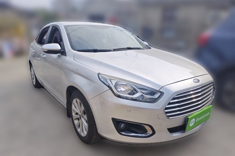 Used Ford Escort 2015 1.5L Automatic Fashion Model Front Right 45 Deg