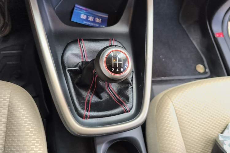 Used Ford Escort 2015 1.5L Manual Comfort Model Gear Lever