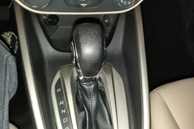 Used Ford Escort 2015 1.5L Automatic Comfort Edition Gear Lever