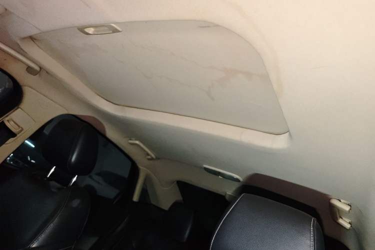 Used Ford Escort 2015 1.5L Automatic Fashion Model Headliner
