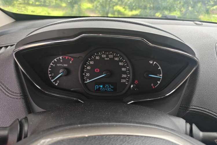 Used Ford Escort 2015 1.5L Automatic Fashion Model Instrument Cluster