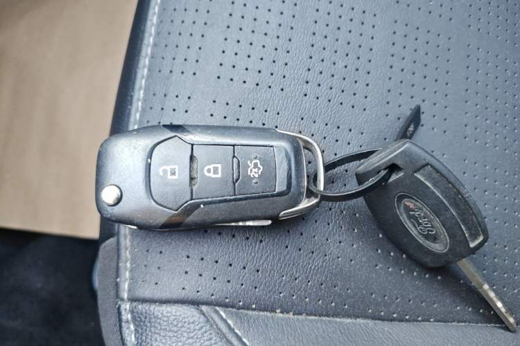 Used Ford Escort 2015 1.5L Manual Fashion Edition Interior 1