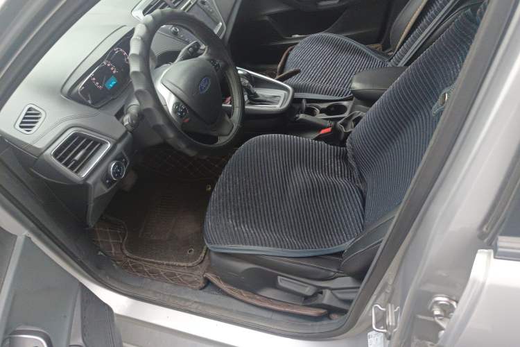 Used Ford Escort 2015 1.5L Automatic Fashion Model Interior 2