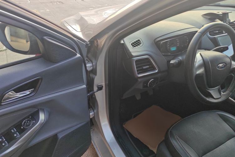 Used Ford Escort 2015 1.5L Manual Fashion Edition Interior 3