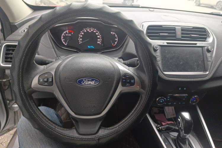 Used Ford Escort 2015 1.5L Automatic Fashion Model Interior 3