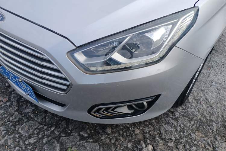 Used Ford Escort 2015 1.5L Manual Comfort Model Left Front Headlight
