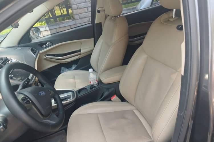 Used Ford Escort 2015 1.5L Automatic Fashion Model Left Front Seat