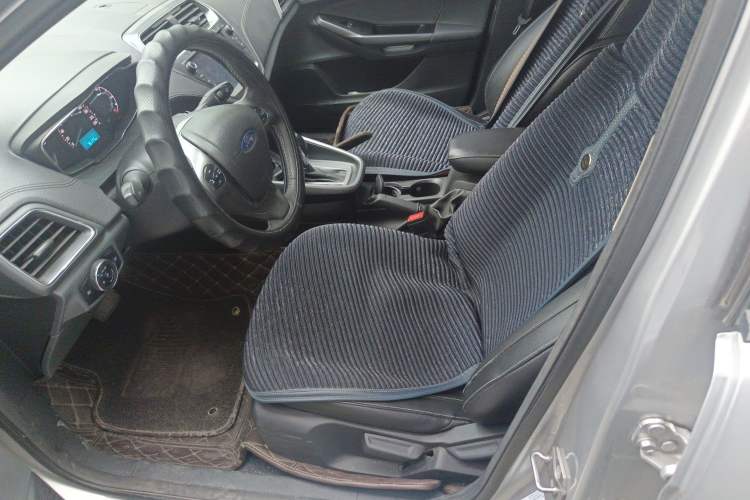 Used Ford Escort 2015 1.5L Automatic Fashion Model Left Front Seat
