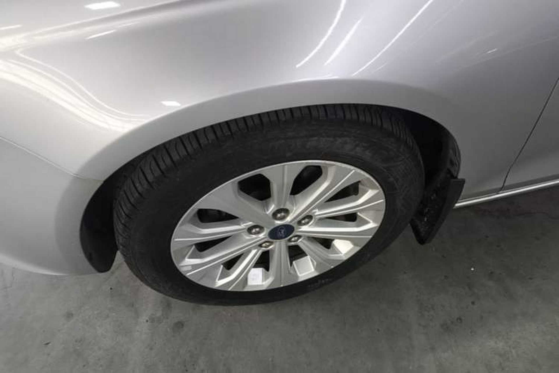 Used Ford Escort 2015 1.5L Automatic Fashion Model Left Front Wheel Hub