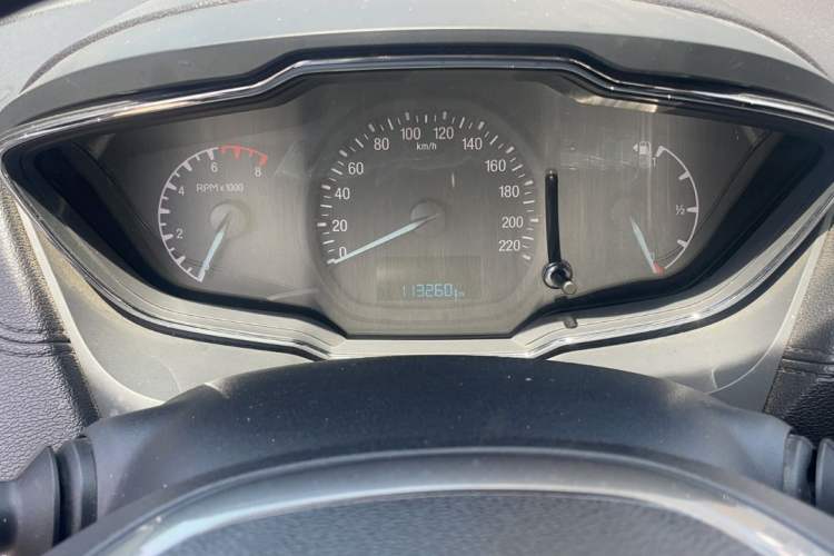 Used Ford Escort 2015 1.5L Automatic Fashion Model Odometer Close Up