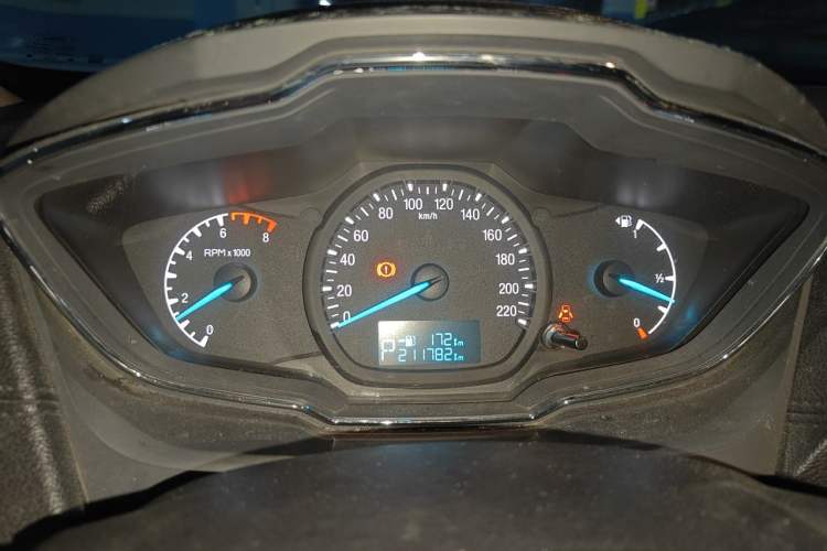 Used Ford Escort 2015 1.5L Automatic Fashion Model Odometer Close Up