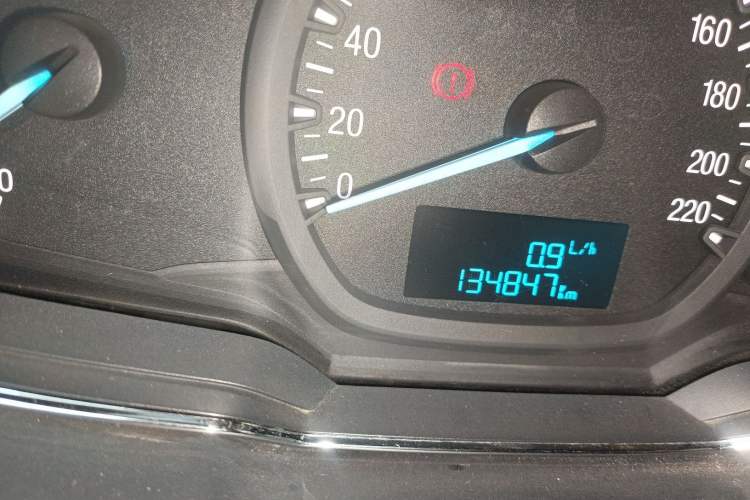 Used Ford Escort 2015 1.5L Manual Fashion Edition Odometer Close Up