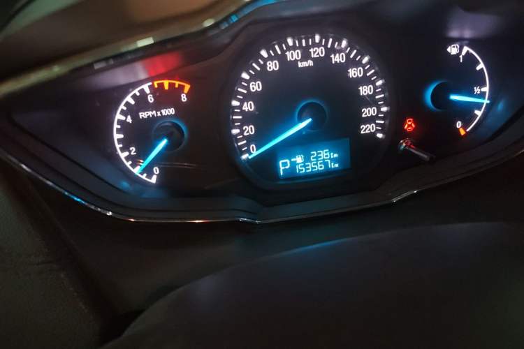 Used Ford Escort 2015 1.5L Automatic Fashion Model Odometer Close Up
