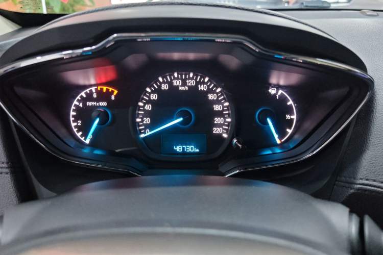 Used Ford Escort 2015 1.5L Automatic Fashion Model Odometer Close Up