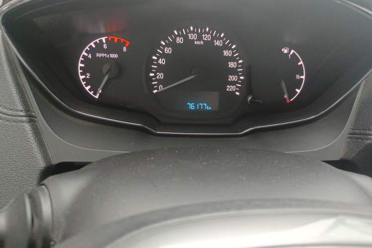 Used Ford Escort 2015 1.5L Automatic Fashion Model Odometer Close Up