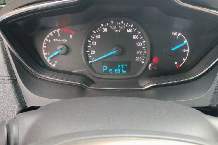 Used Ford Escort 2015 1.5L Automatic Fashion Model Odometer Close Up