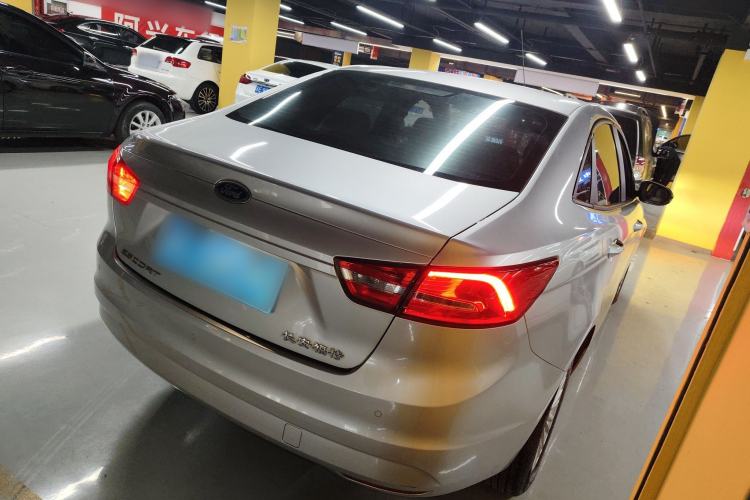 Used Ford Escort 2015 1.5L Automatic Comfort Edition Rear Right 45 Deg