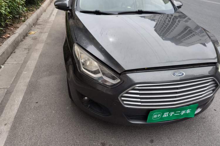 Used Ford Escort 2015 1.5L Manual Comfort Model Right Front Headlight