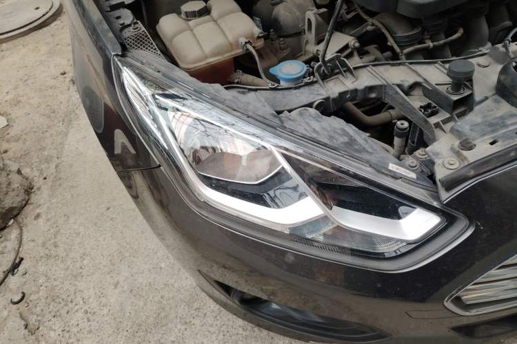 Used Ford Escort 2015 1.5L Manual Comfort Model Right Front Headlight