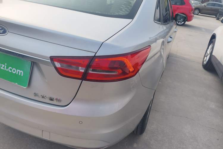 Used Ford Escort 2015 1.5L Automatic Fashion Model Right Rear Taillight