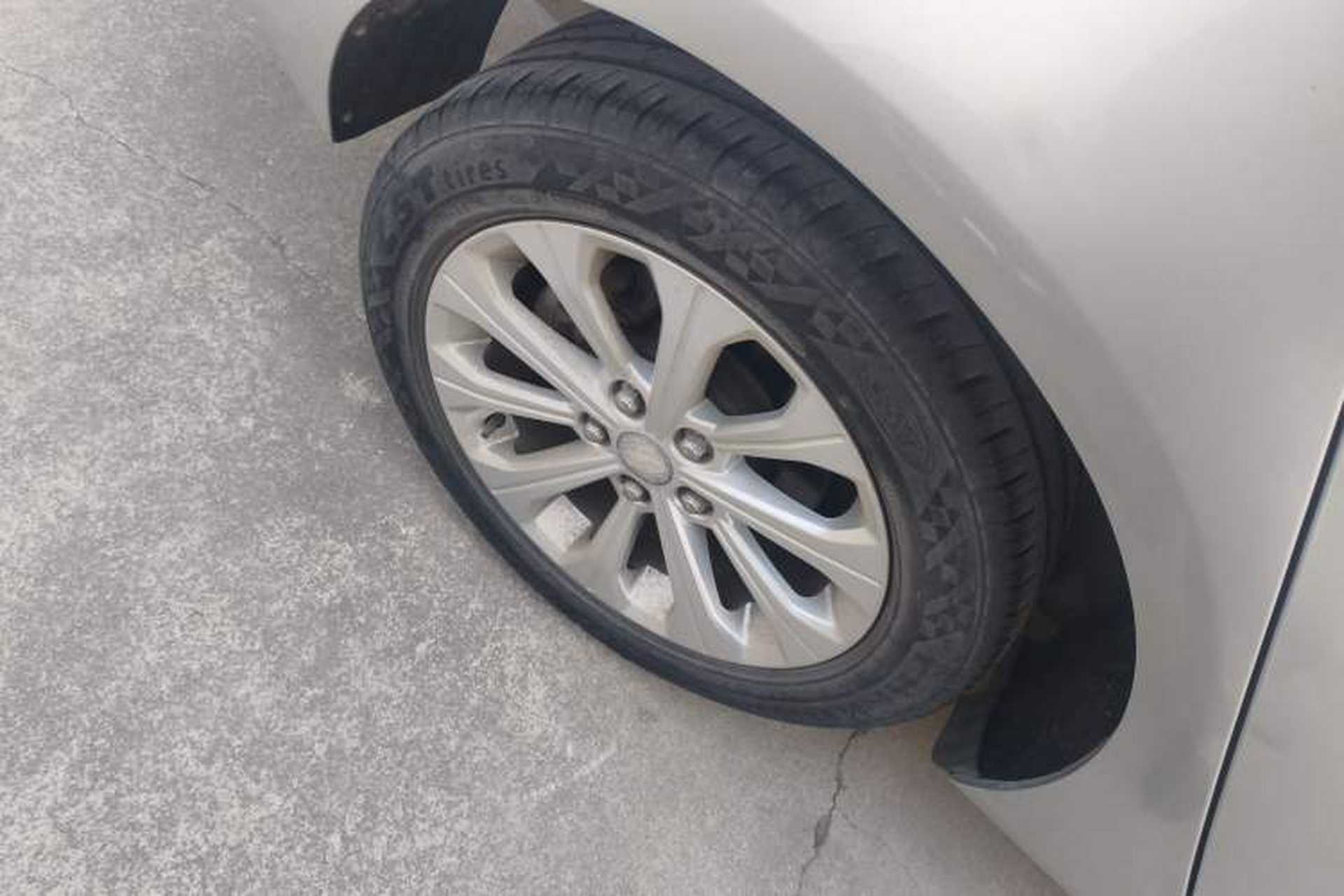 Used Ford Escort 2015 1.5L Automatic Fashion Model Right Rear Wheel Hub