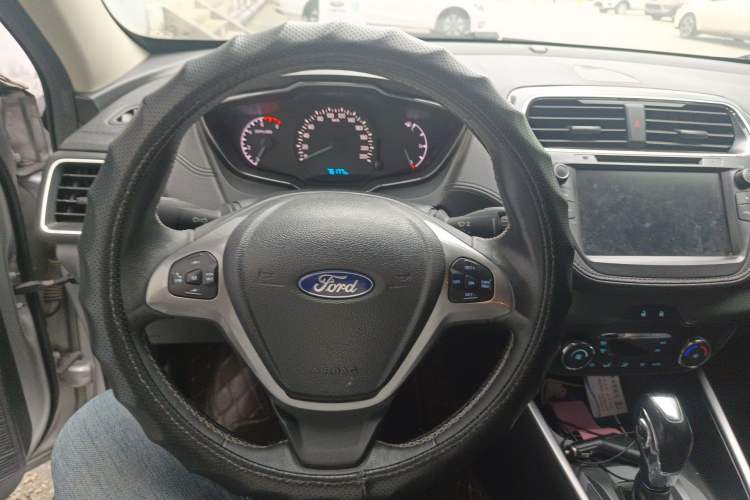 Used Ford Escort 2015 1.5L Automatic Fashion Model Steering Wheel