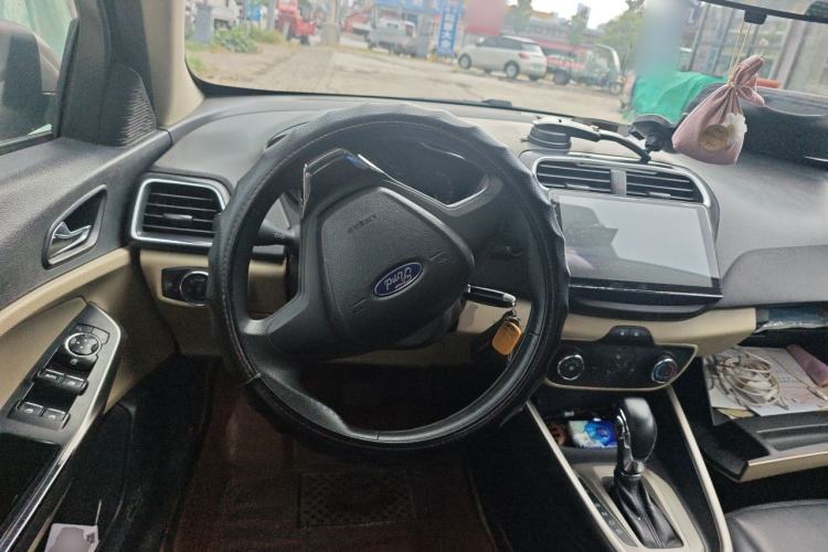 Used Ford Escort 2015 1.5L Automatic Comfort Edition Steering Wheel
