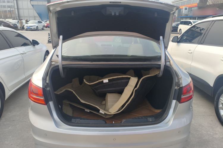 Used Ford Escort 2015 1.5L Automatic Fashion Model Trunk