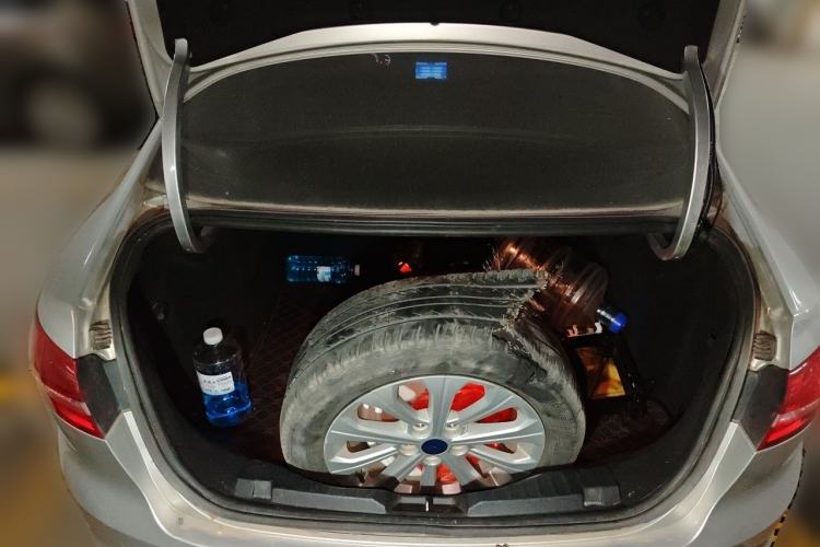 Used Ford Escort 2015 1.5L Automatic Fashion Model Trunk