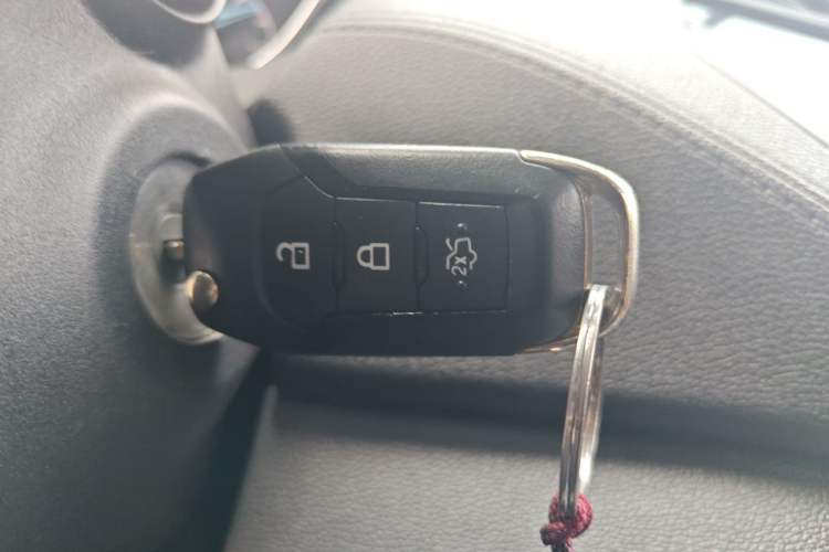 Used Ford Escort 2015 1.5L Automatic Fashion Model Vehicle Key
