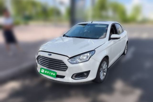 Ojetý Ford Escort 2015 1.5L Automatic Fashion Model