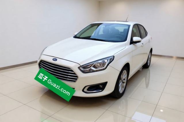Ford Escort 2015 1.5L Automatic Fashion Model d’occasion