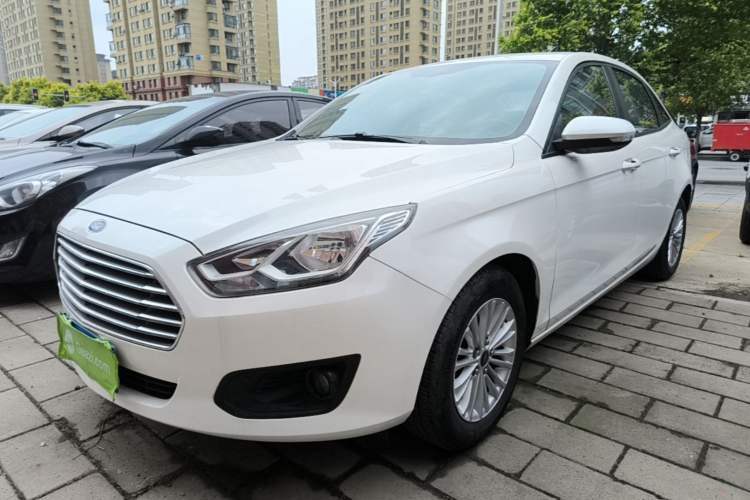 Used Ford Escort 2015 1.5L Automatic Comfort Edition Guazi used car, China used car export, Used car for sale, Used Ford cars, Cheapest cars for sale