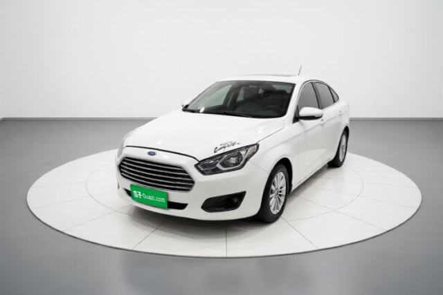 Ojetý Ford Escort 2015 1.5L Manual Comfort Model