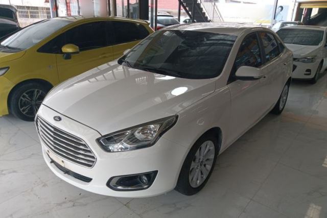 Ojetý Ford Escort 2015 1.5L Automatic Fashion Model