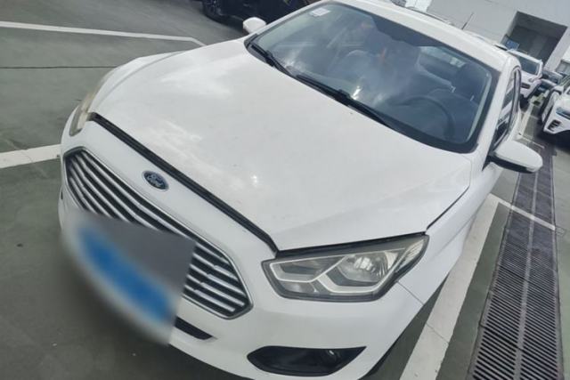 Ford Escort 2015 1.5L Automatic Comfort Edition с пробегом