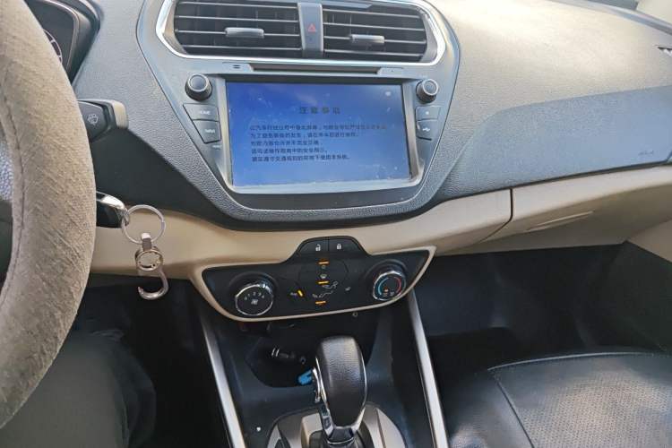 Used Ford Escort 2015 1.5L Automatic Comfort Edition Audio And AC Panel