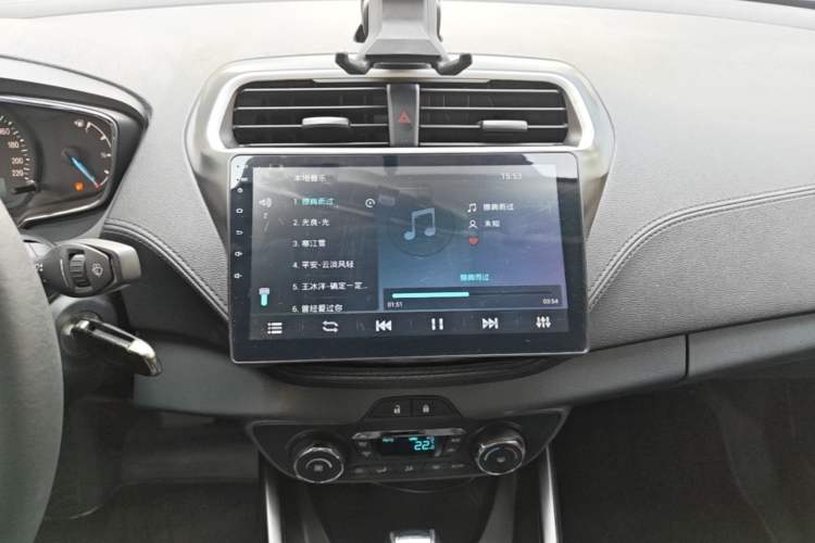 Used Ford Escort 2015 1.5L Automatic Fashion Model Audio And AC Panel