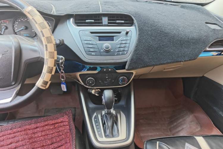 Used Ford Escort 2015 1.5L Automatic Comfort Edition Audio And AC Panel