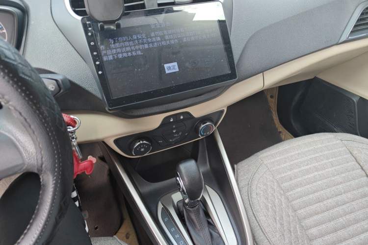 Used Ford Escort 2015 1.5L Automatic Comfort Edition Audio And AC Panel