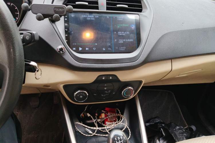 Used Ford Escort 2015 1.5L Manual Comfort Model Audio And AC Panel